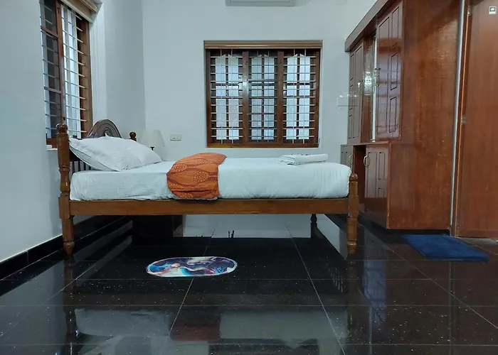 Saras Home Alappuzha Beach