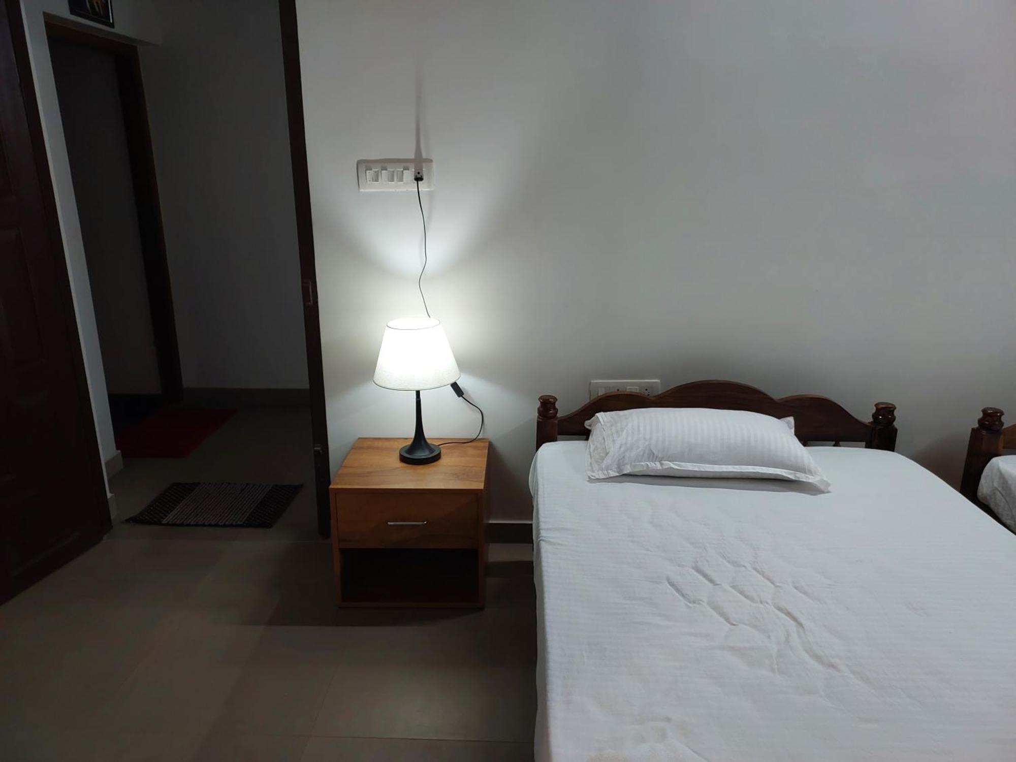 Saras Apartment *