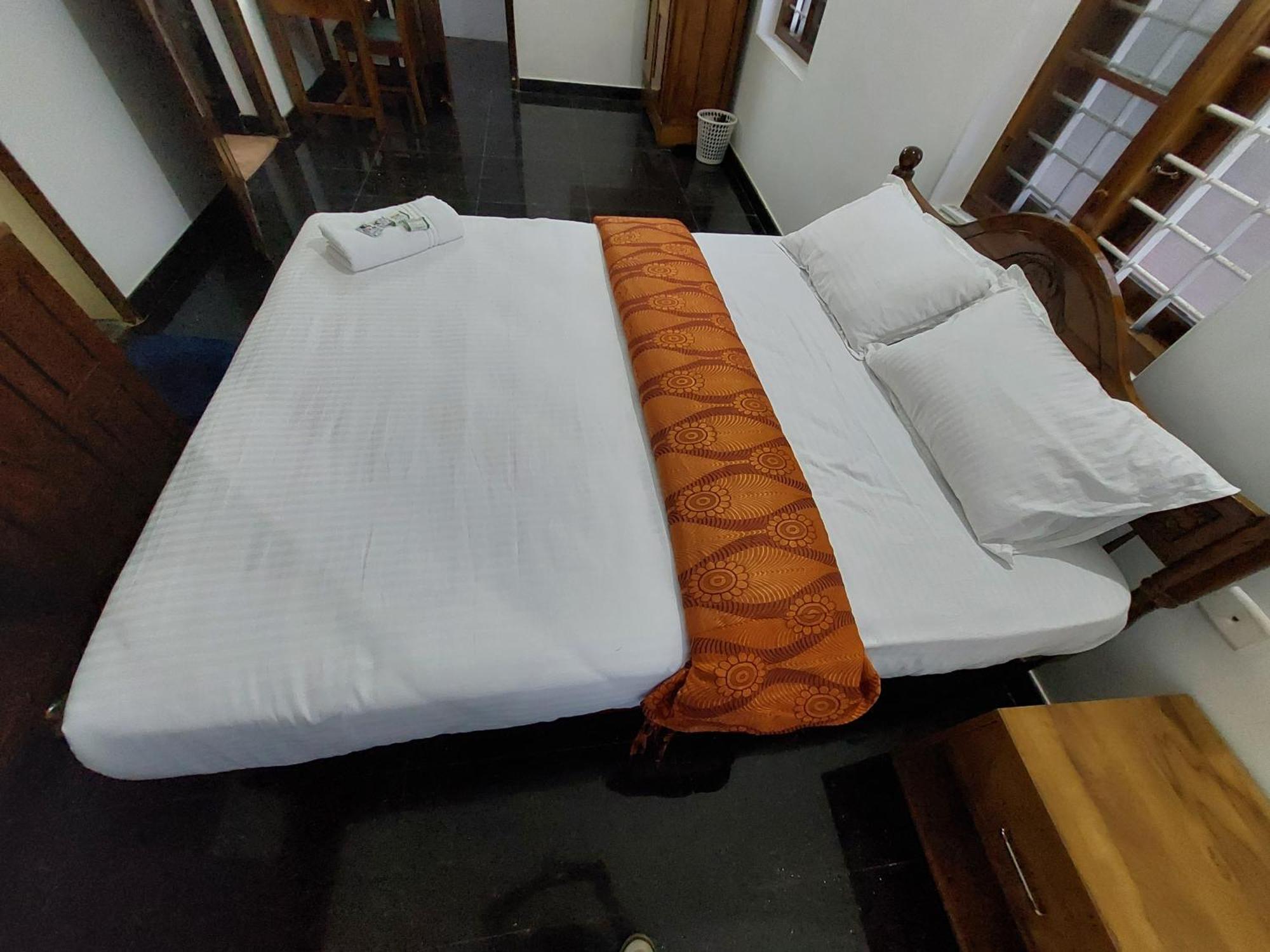 Saras Apartment