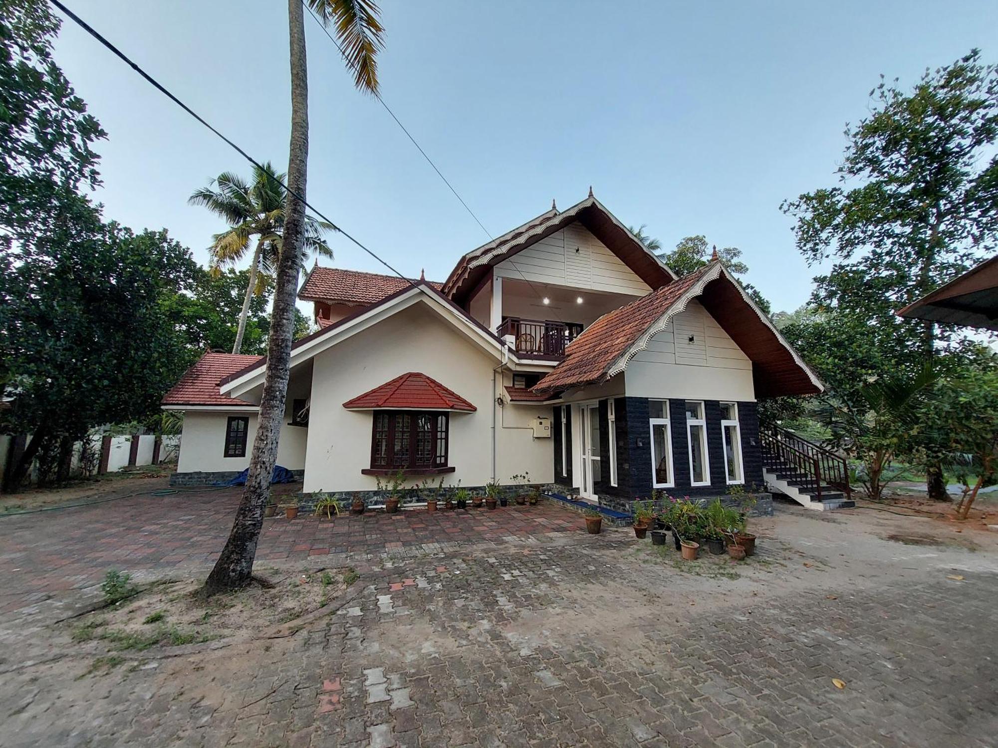 Saras Apartment