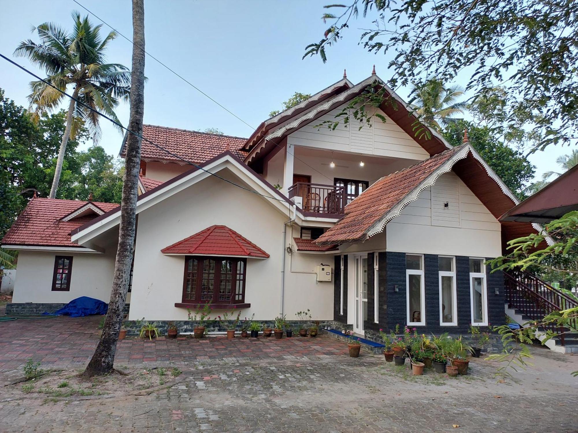 Saras Alappuzha