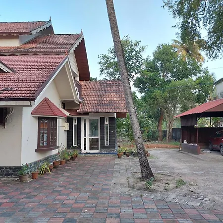 Saras Home Alappuzha Beach Exterior photo